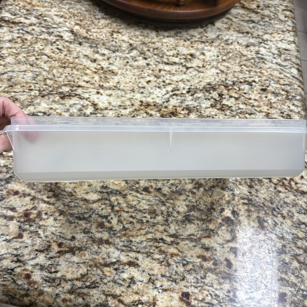 Tupperware Rectangle Container 290-9 White/Clear Body - Picture 11 of 16